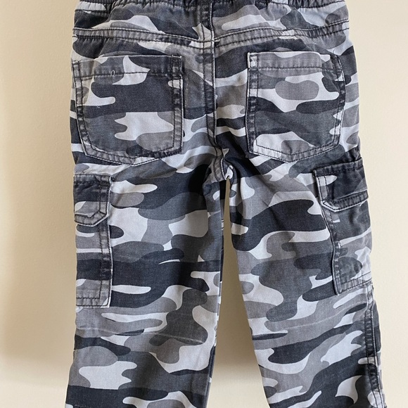Gymboree camo cargo pants 18-24 mod - Picture 2 of 6